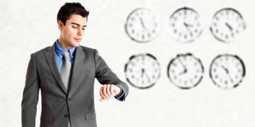 مراقب جلوی پای تان باشید؛ عواقب غافل شدن از زمان حال! مراقب جلوی پای تان باشید؛ عواقب غافل شدن از زمان حال!