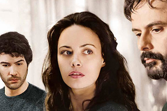 مروری بر 9 فیلم مهم تاریخ سینمای ایران که مخاطبان شان را در انتها غافلگیر کرده اند مروری بر 9 فیلم مهم تاریخ سینمای ایران که مخاطبان شان را در انتها غافلگیر کرده اند