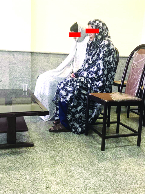 ماجرای درگیری دوجنسیها با مرد بنزسوار ماجرای درگیری دوجنسیها با مرد بنزسوار