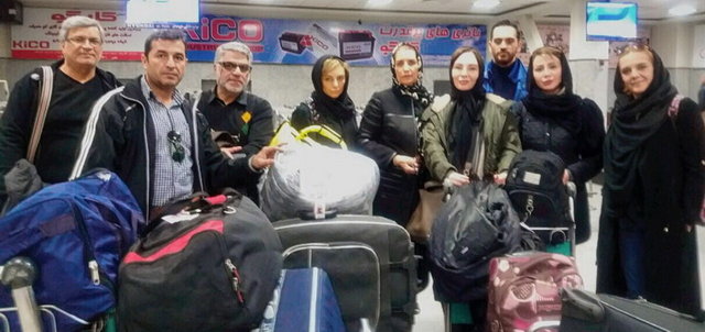 ورود نخستین کاروان سینماگران به کرمانشاه  (+عکس)