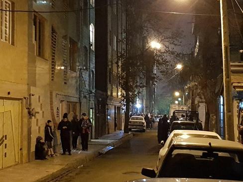  نازی آباد تهران، دقایقی پس از زلزله ۵.۲ ریشتری که مردم هراسان را به خیابان‌ها کشاند