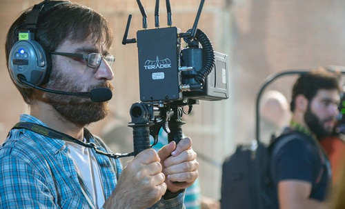 فرم «هجوم» برآمده از نمایش سنتی شبیهخوانی است فرم «هجوم» برآمده از نمایش سنتی شبیهخوانی است